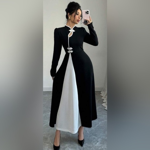 Elegant Retro Black and White Bubble Sleeve Patchwork Buttoned Maxi Dress - Picture 1 of 5